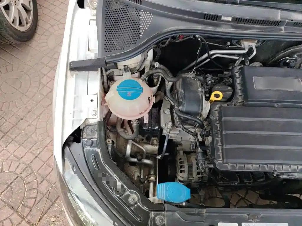 Rapid 2016 1.6L Manual Comfort Edition — миниатюра 21