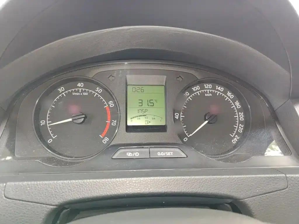 Rapid 2016 1.6L Manual Comfort Edition — миниатюра 4