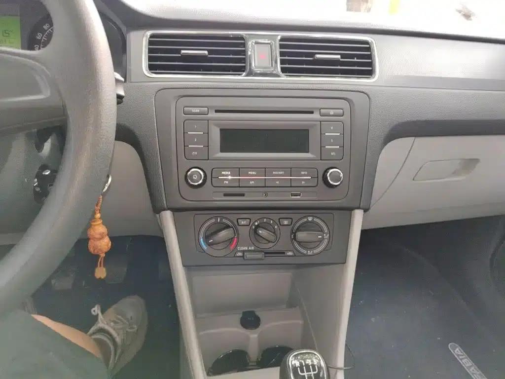 Rapid 2016 1.6L Manual Comfort Edition — миниатюра 6