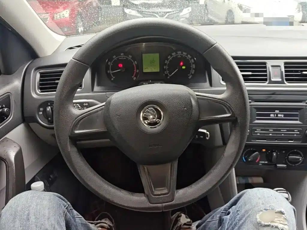 Rapid 2016 1.6L Automatic Comfort Edition — миниатюра 11