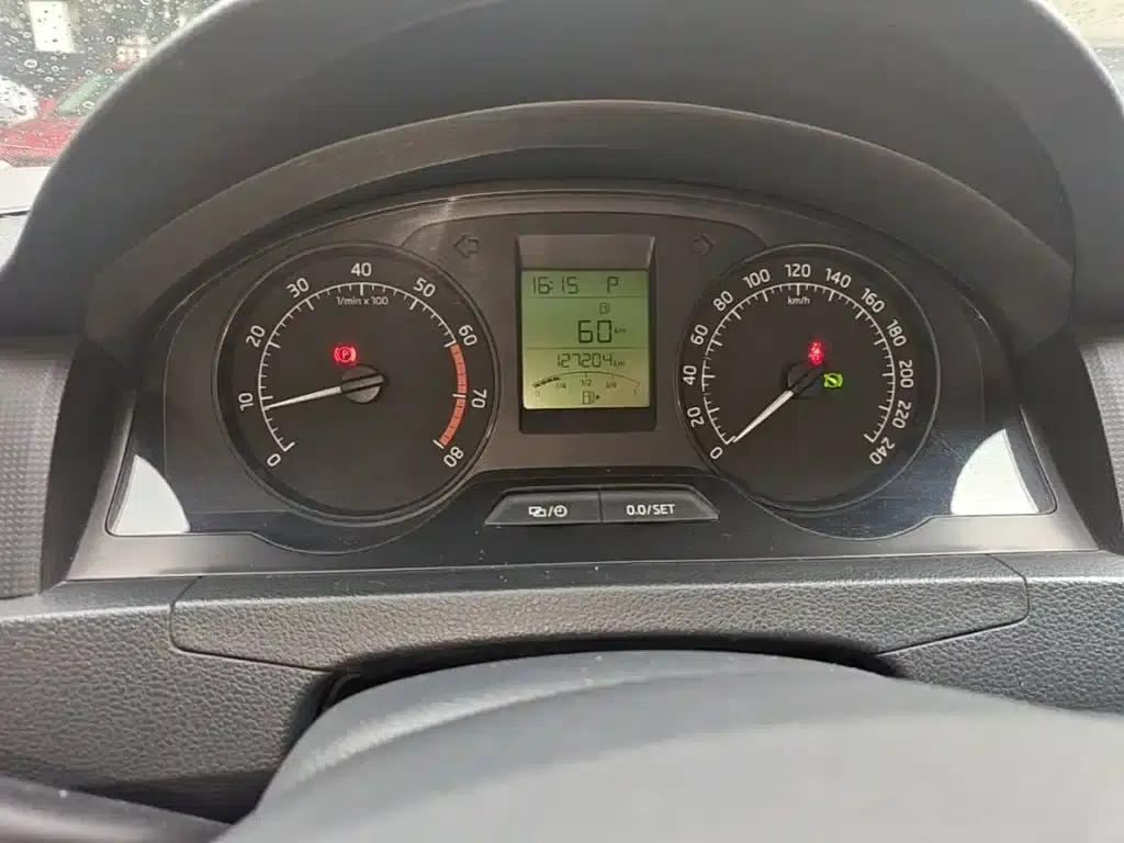 Rapid 2016 1.6L Automatic Comfort Edition — миниатюра 12