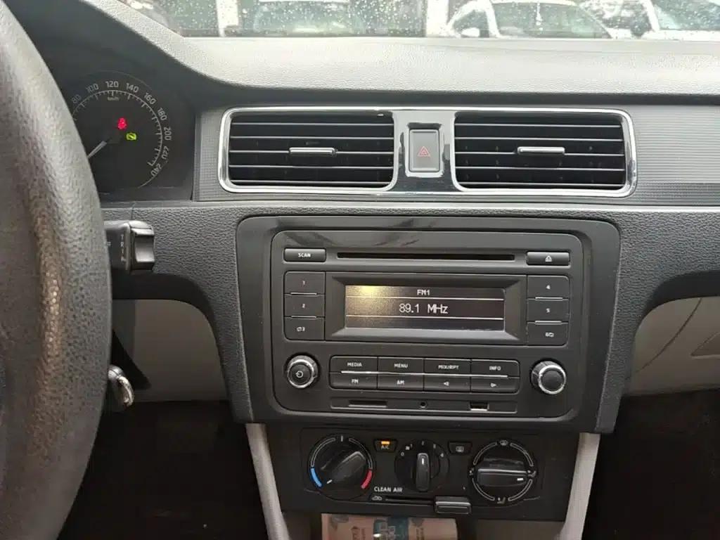 Rapid 2016 1.6L Automatic Comfort Edition — миниатюра 13