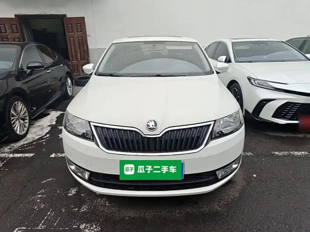 Rapid 2016 1.6L Automatic Comfort Edition — миниатюра 3