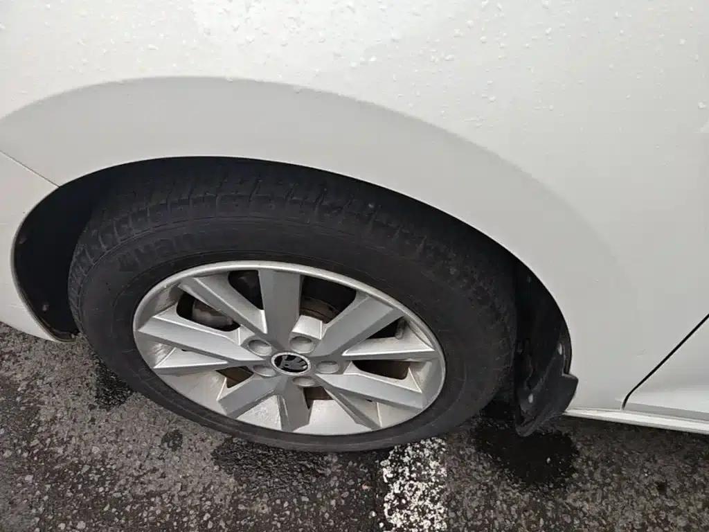 Rapid 2016 1.6L Automatic Comfort Edition — миниатюра 23