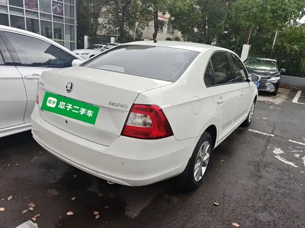 Rapid 2016 1.6L Automatic Comfort Edition — миниатюра 7