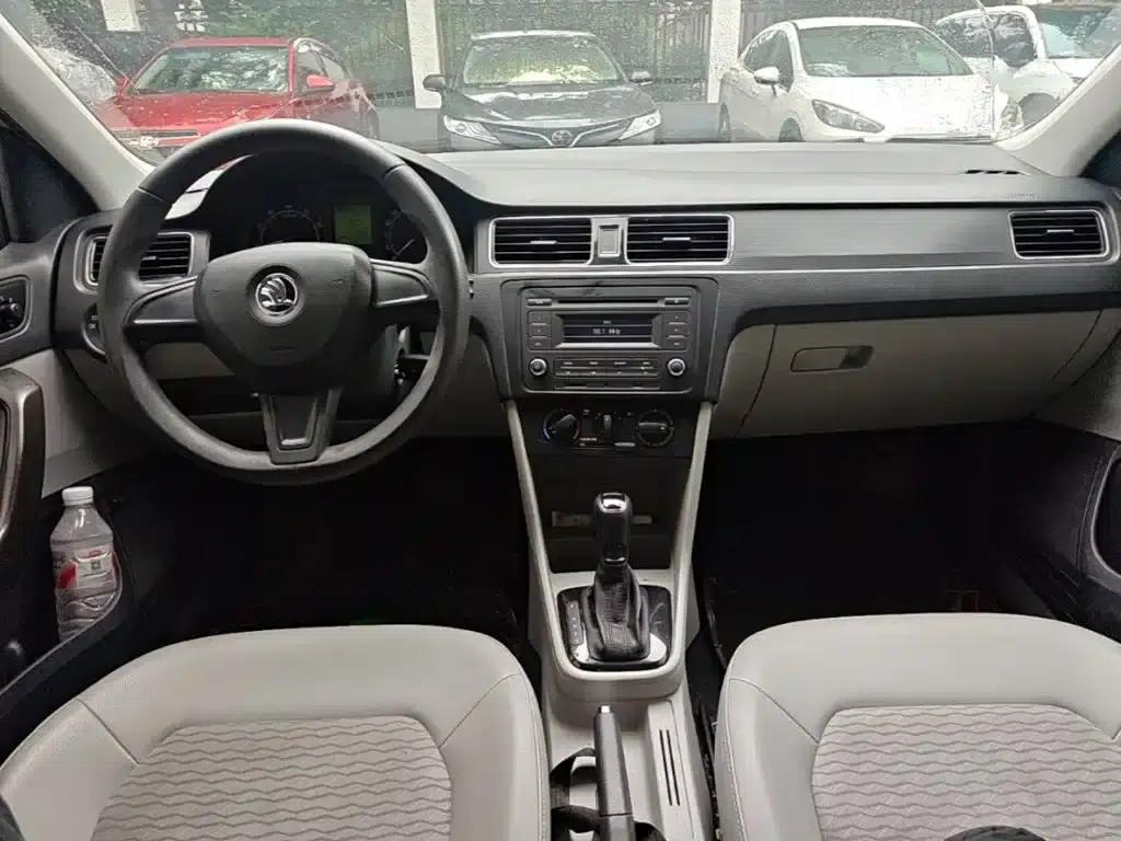 Rapid 2016 1.6L Automatic Comfort Edition — миниатюра 10