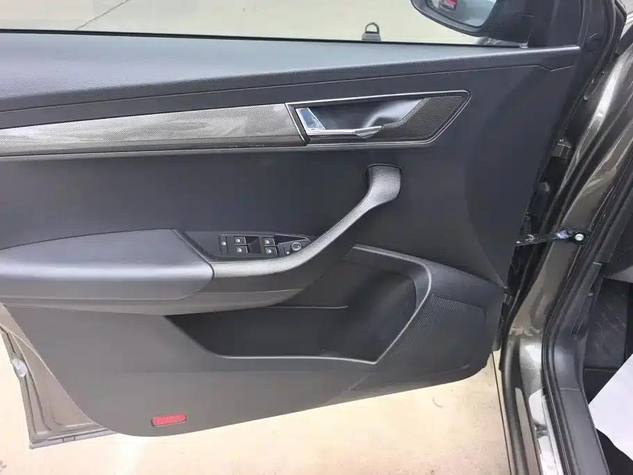 Karoq 2018 TSI280 Luxury Edition (National V Emission Standard) — миниатюра 7