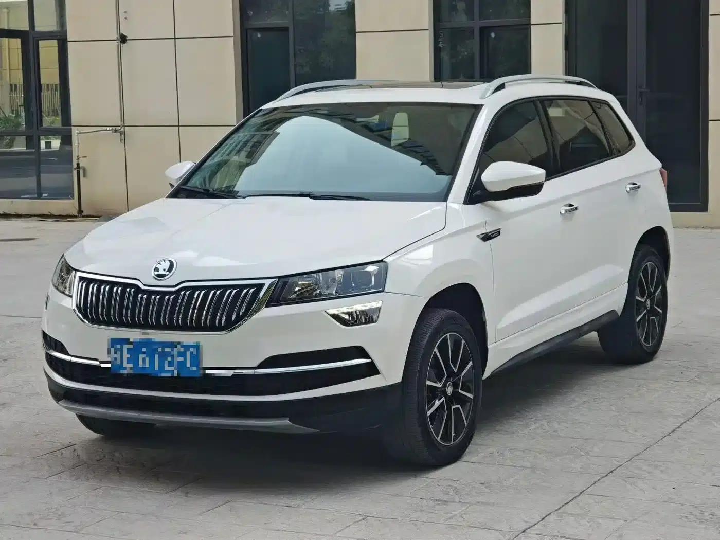 Karoq 2022 TSI280 Luxury Edition — миниатюра 3
