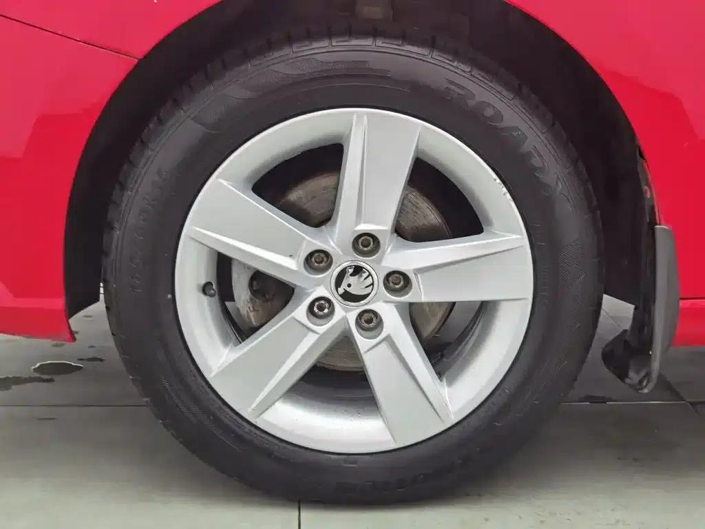 Fabia 2015 1.4L Automatic Comfortline — миниатюра 17
