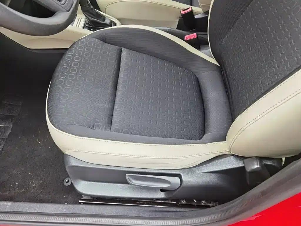 Fabia 2015 1.4L Automatic Comfortline — миниатюра 20