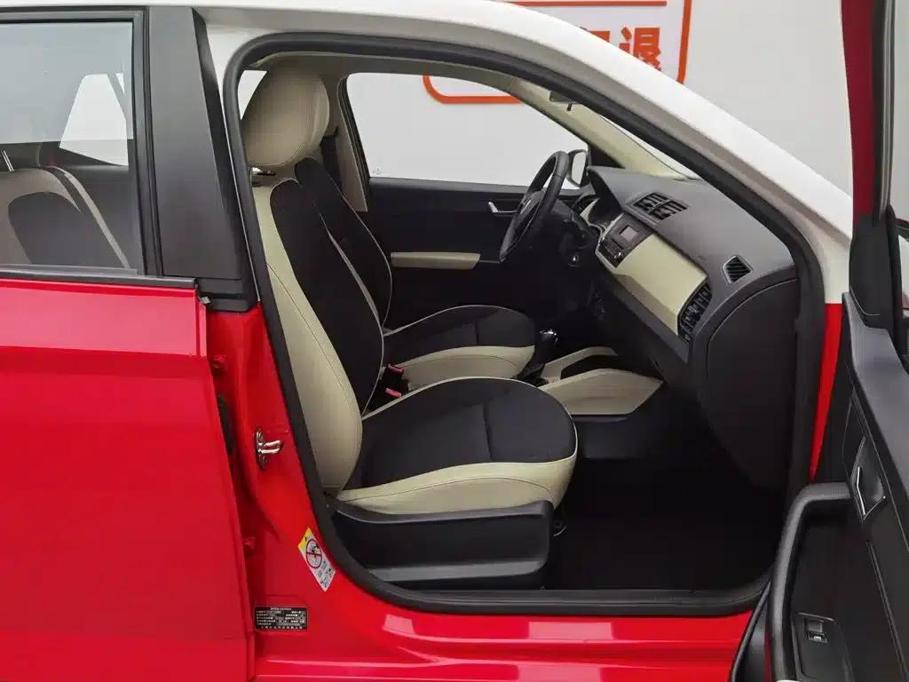 Fabia 2015 1.4L Automatic Comfortline — миниатюра 23