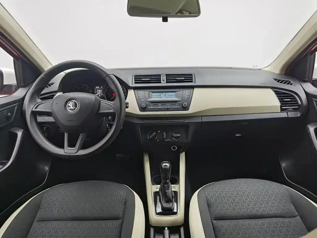 Fabia 2015 1.4L Automatic Comfortline — миниатюра 5