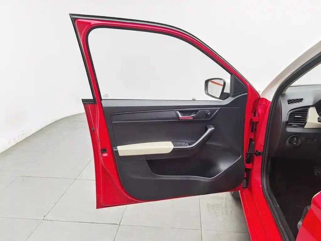 Fabia 2015 1.4L Automatic Comfortline — миниатюра 8