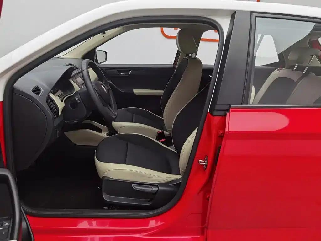 Fabia 2015 1.4L Automatic Comfortline — миниатюра 10