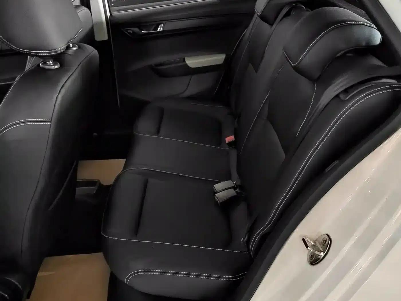 Fabia 2015 1.4L Automatic Comfortline — миниатюра 4