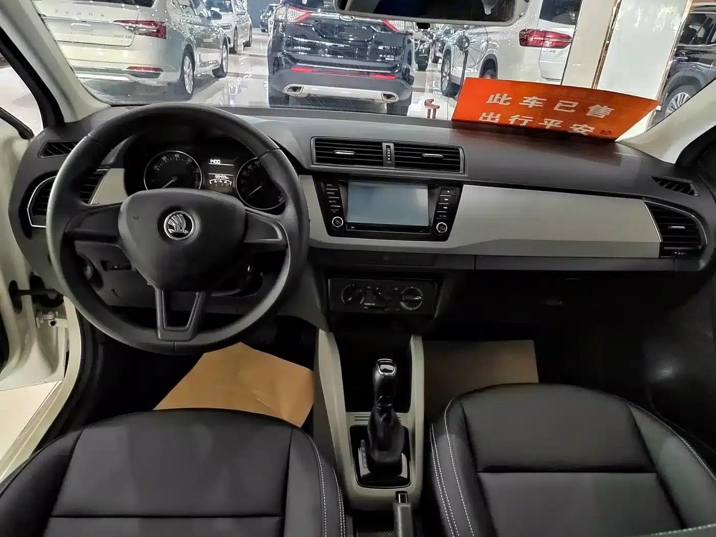 Fabia 2015 1.4L Automatic Comfortline — миниатюра 5