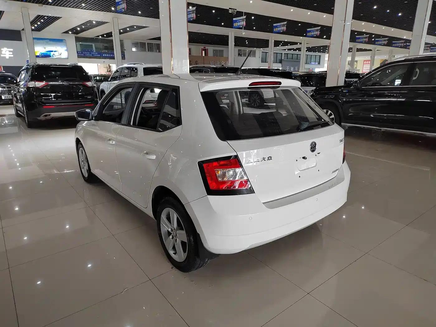 Fabia 2015 1.4L Automatic Comfortline — миниатюра 7
