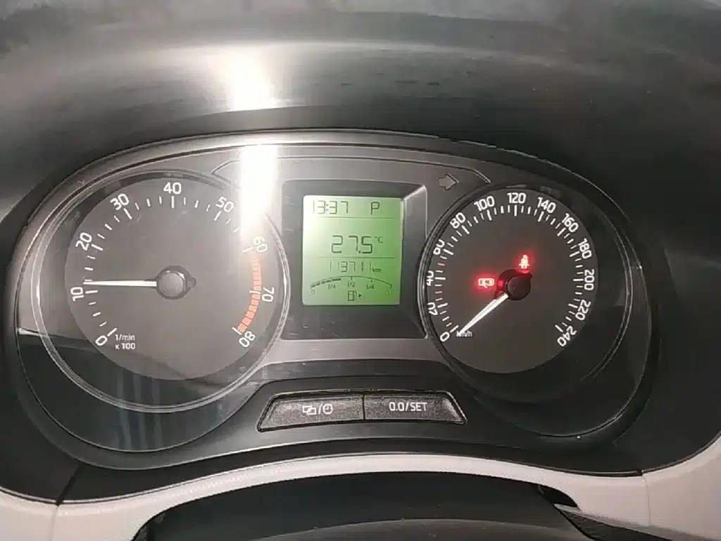 Fabia 2016 1.4L Automatic Enjoy Edition — миниатюра 12
