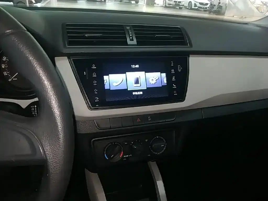 Fabia 2016 1.4L Automatic Enjoy Edition — миниатюра 13