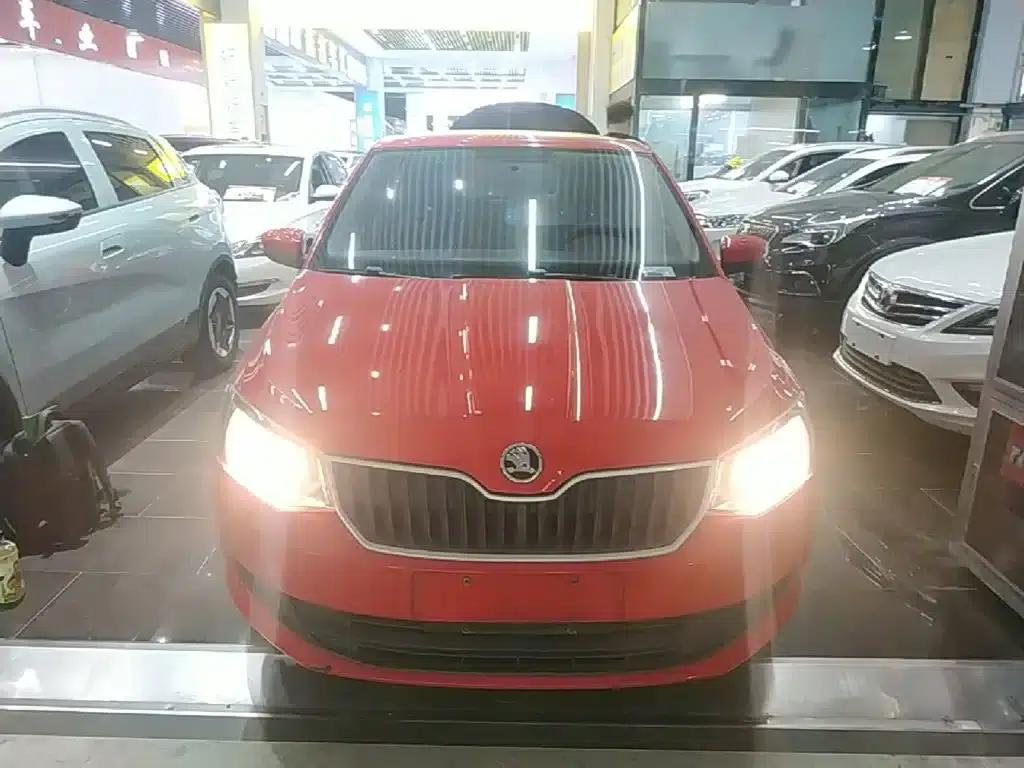 Fabia 2016 1.4L Automatic Enjoy Edition — миниатюра 3