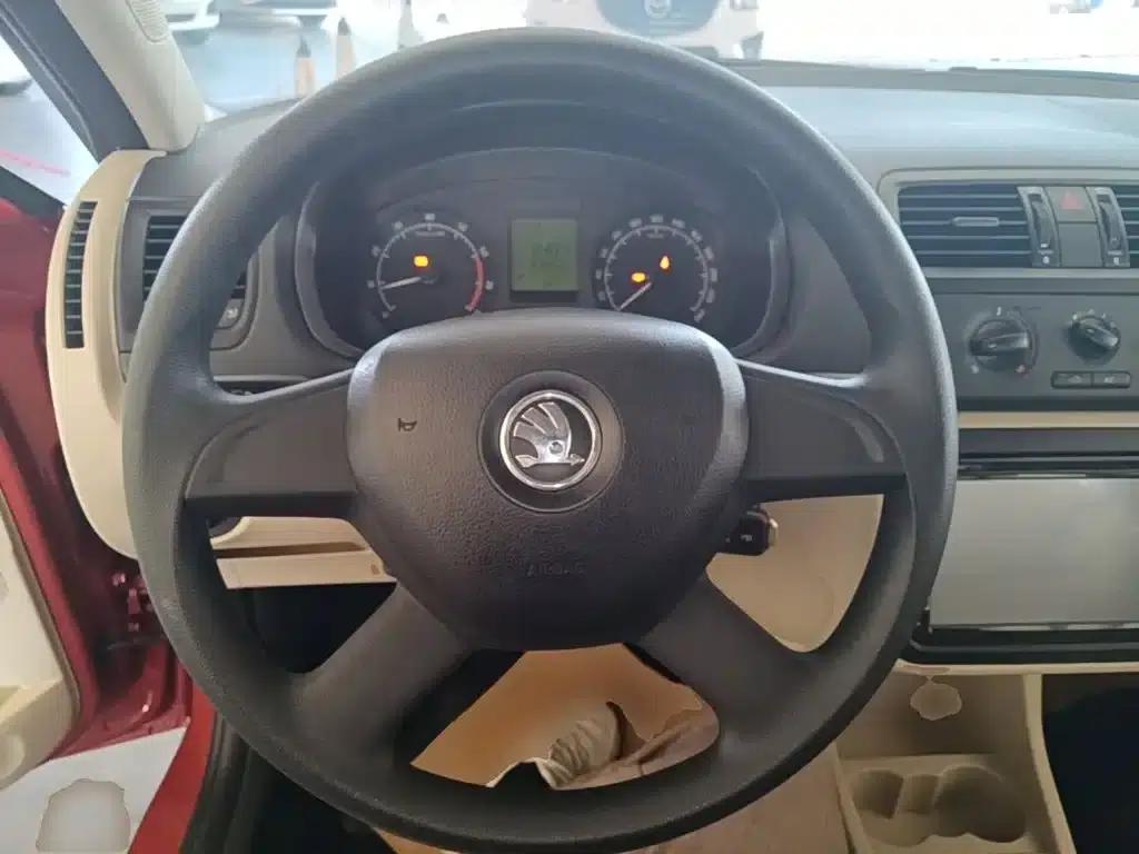 Fabia 2014 1.4L Manual Crystal Edition — миниатюра 11