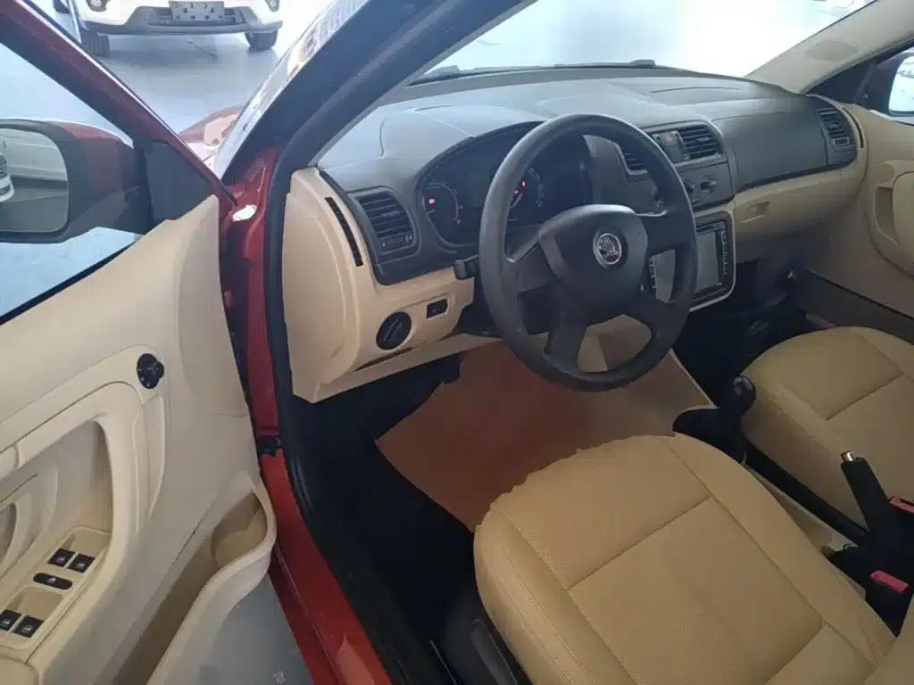Fabia 2014 1.4L Manual Crystal Edition — миниатюра 16