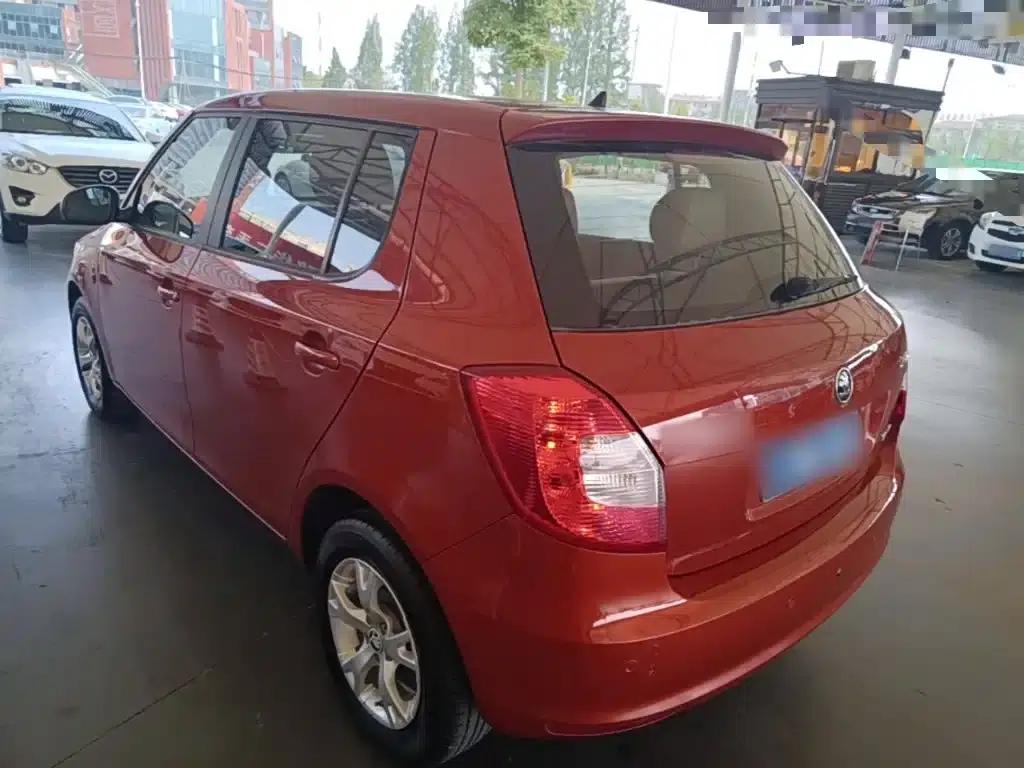 Fabia 2014 1.4L Manual Crystal Edition — миниатюра 5
