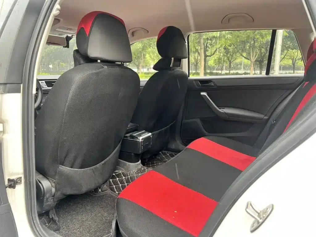 Rapid Spaceback 2016 Facelift 1.6L Manual Forward Edition — миниатюра 16