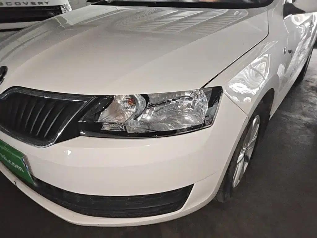 Rapid Spaceback 2016 Facelift 1.6L Manual Forward Edition — миниатюра 18