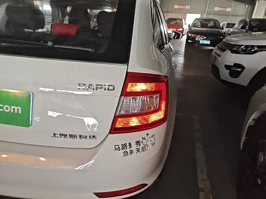 Rapid Spaceback 2016 Facelift 1.6L Manual Forward Edition — миниатюра 22