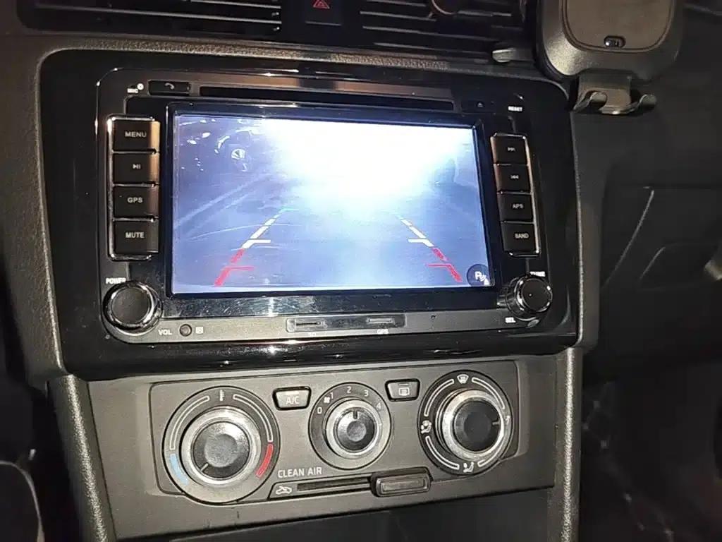 Rapid Spaceback 2016 Facelift 1.6L Manual Forward Edition — миниатюра 6