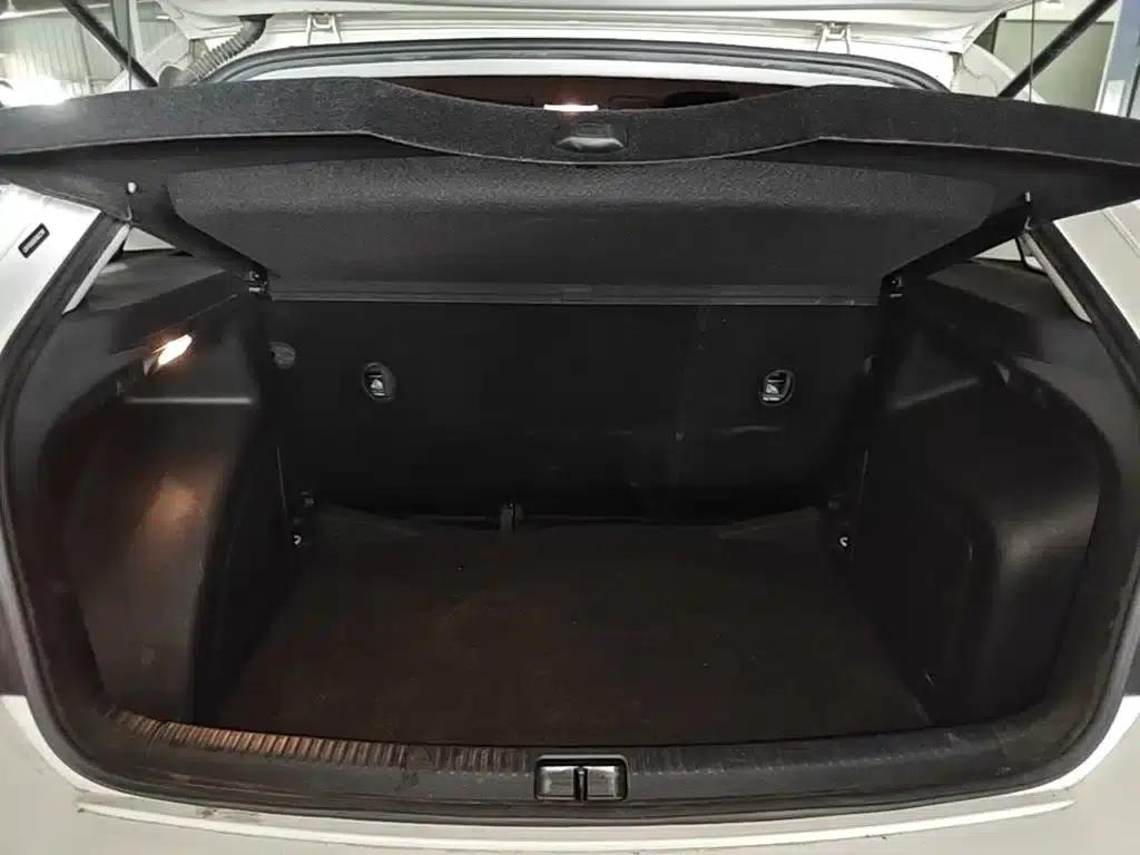 Rapid Spaceback 2016 Facelift 1.6L Manual Forward Edition — миниатюра 10