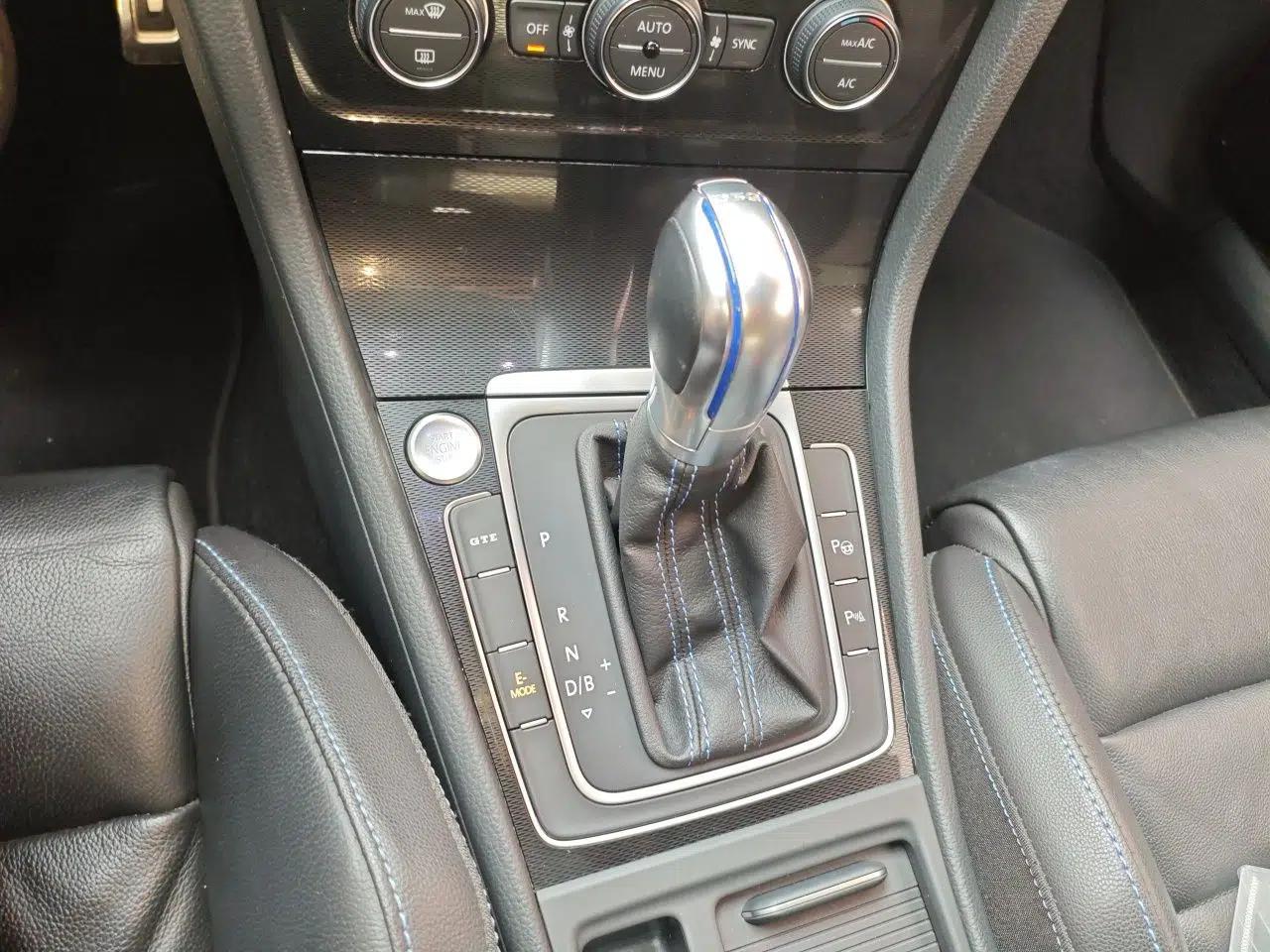 Volkswagen Golf New Energy 2015 GTE model — миниатюра 14