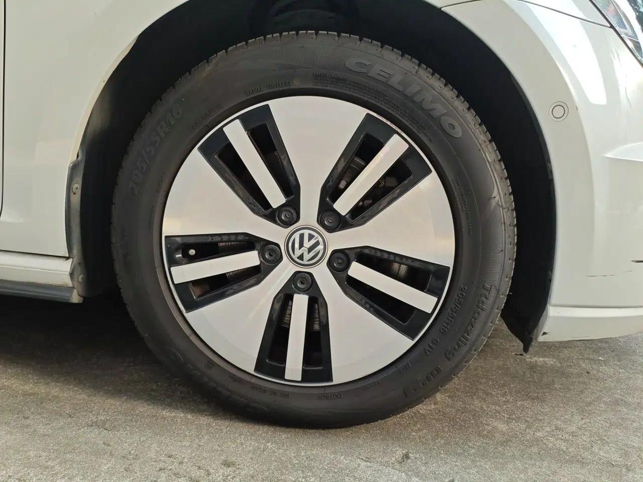 Volkswagen Golf New Energy 2015 GTE model — миниатюра 8