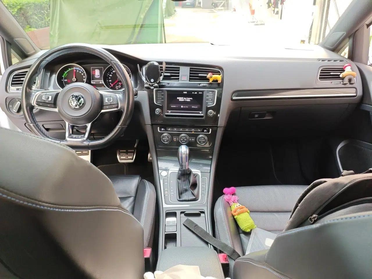 Volkswagen Golf New Energy 2015 GTE model — миниатюра 9