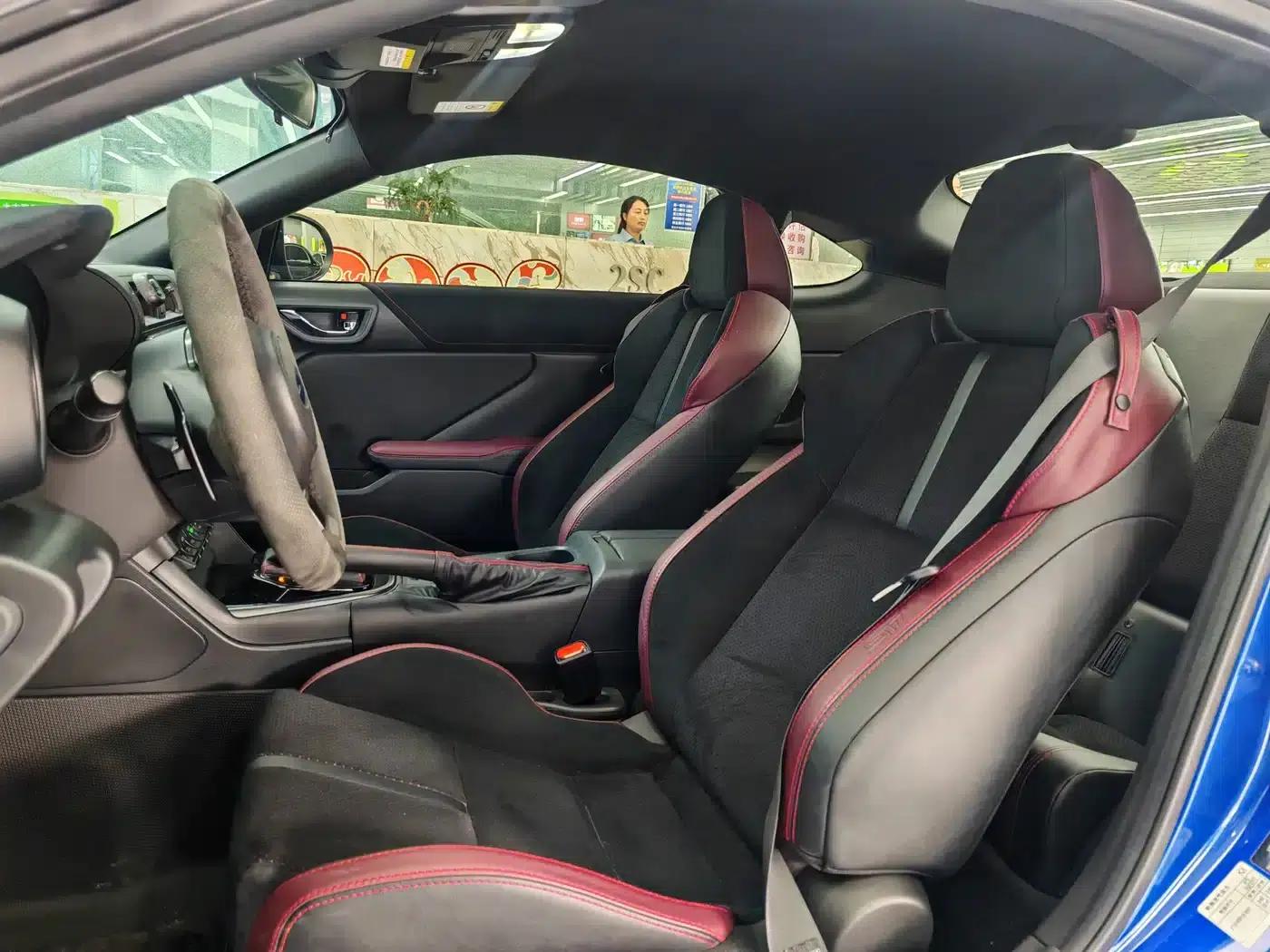 2025 Subaru BRZ 2.4L Automatic EyeSight STI Sport — миниатюра 5