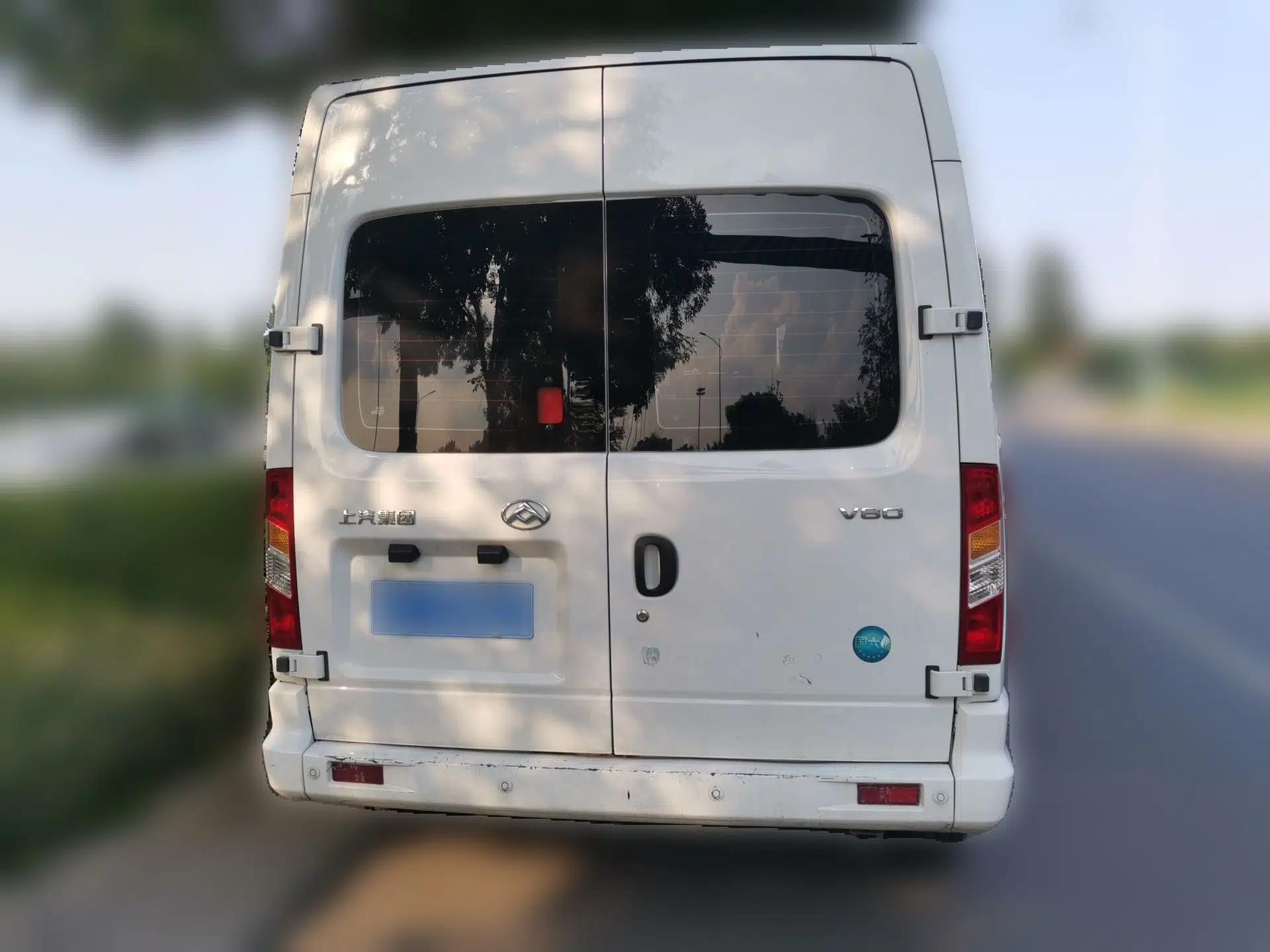 SAIC MAXUS Xintu V80 2021 2.0T Manual Classic Aoyuntong Short Wheelbase Ultra-Low Roof 5/6-Seater — миниатюра 5