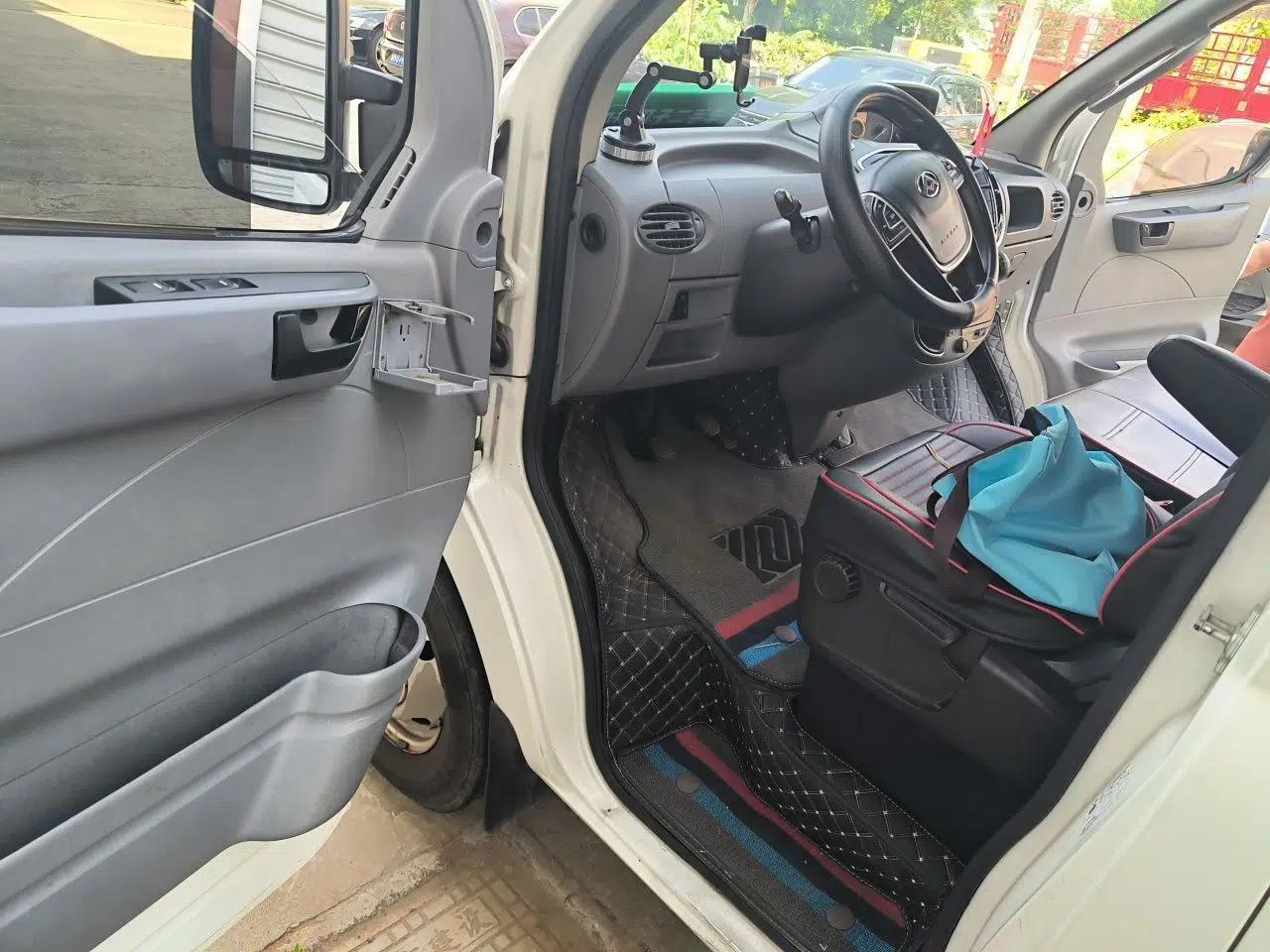 SAIC MAXUS Xintu V80 2019 2.5T Classic Edition 6-Speed Manual – Aoyuntong Short Wheelbase Mid-Height Design 5/6 Seats — миниатюра 16
