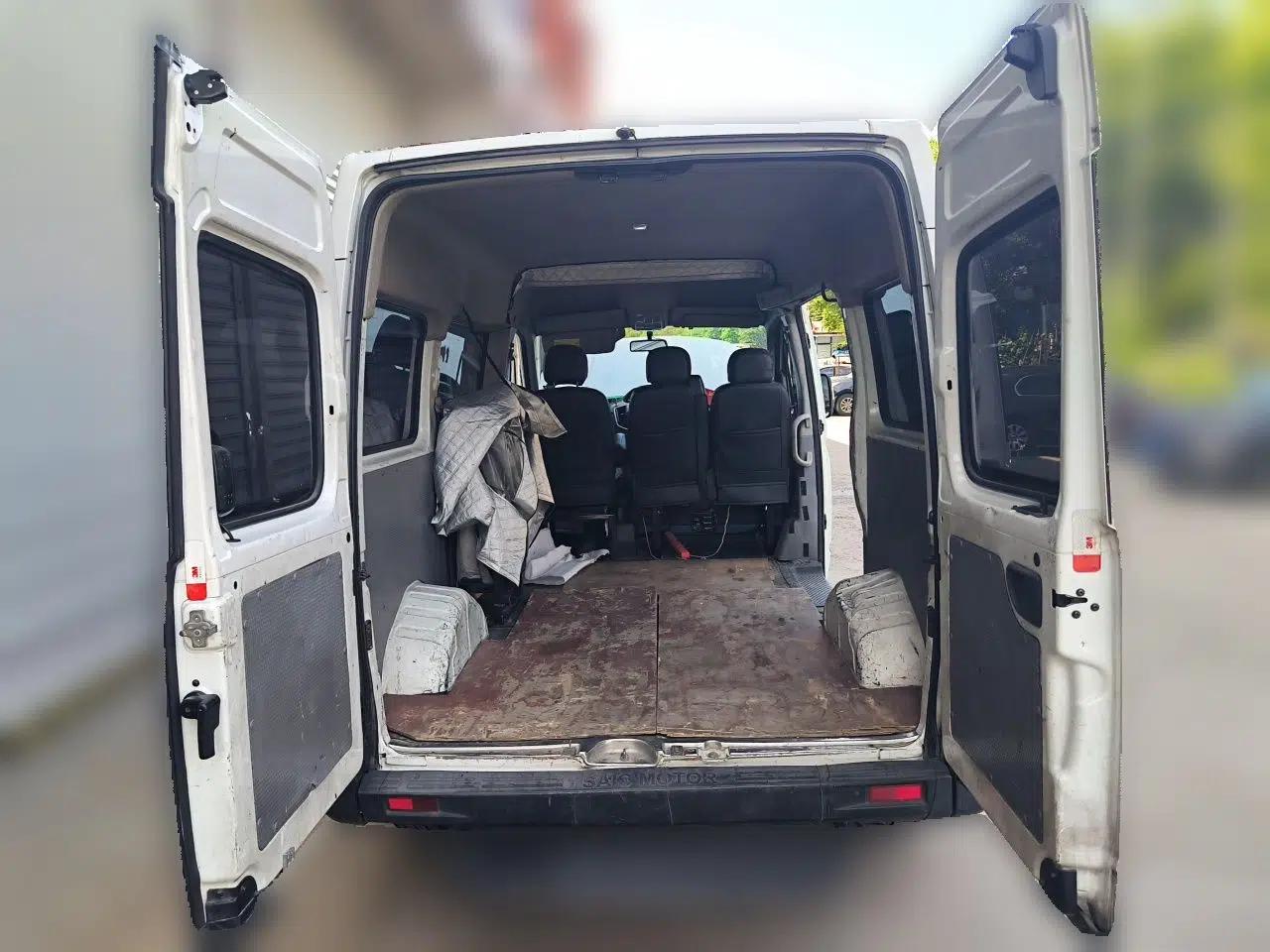 SAIC MAXUS Xintu V80 2019 2.5T Classic Edition 6-Speed Manual – Aoyuntong Short Wheelbase Mid-Height Design 5/6 Seats — миниатюра 19