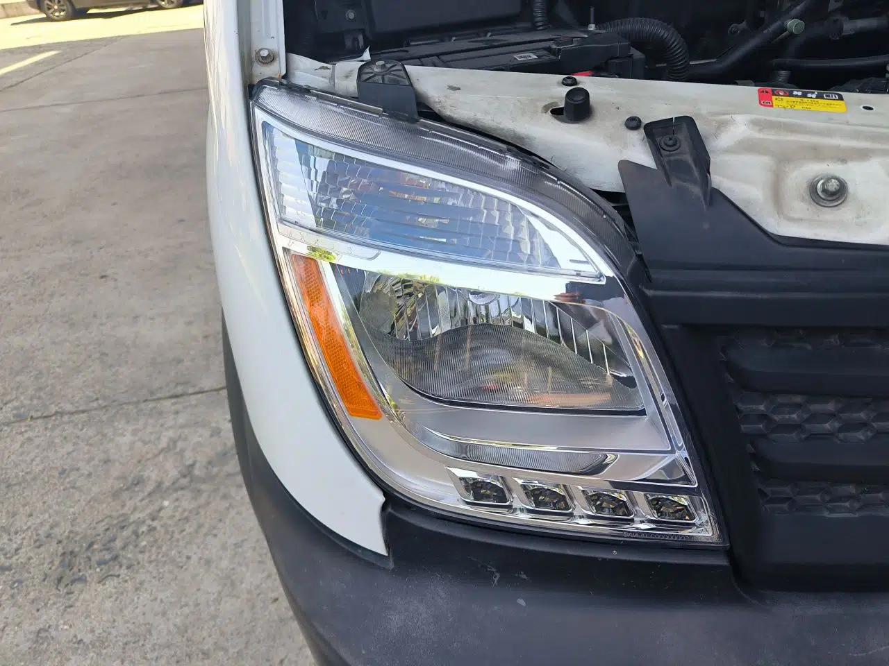 SAIC MAXUS Xintu V80 2019 2.5T Classic Edition 6-Speed Manual – Aoyuntong Short Wheelbase Mid-Height Design 5/6 Seats — миниатюра 7