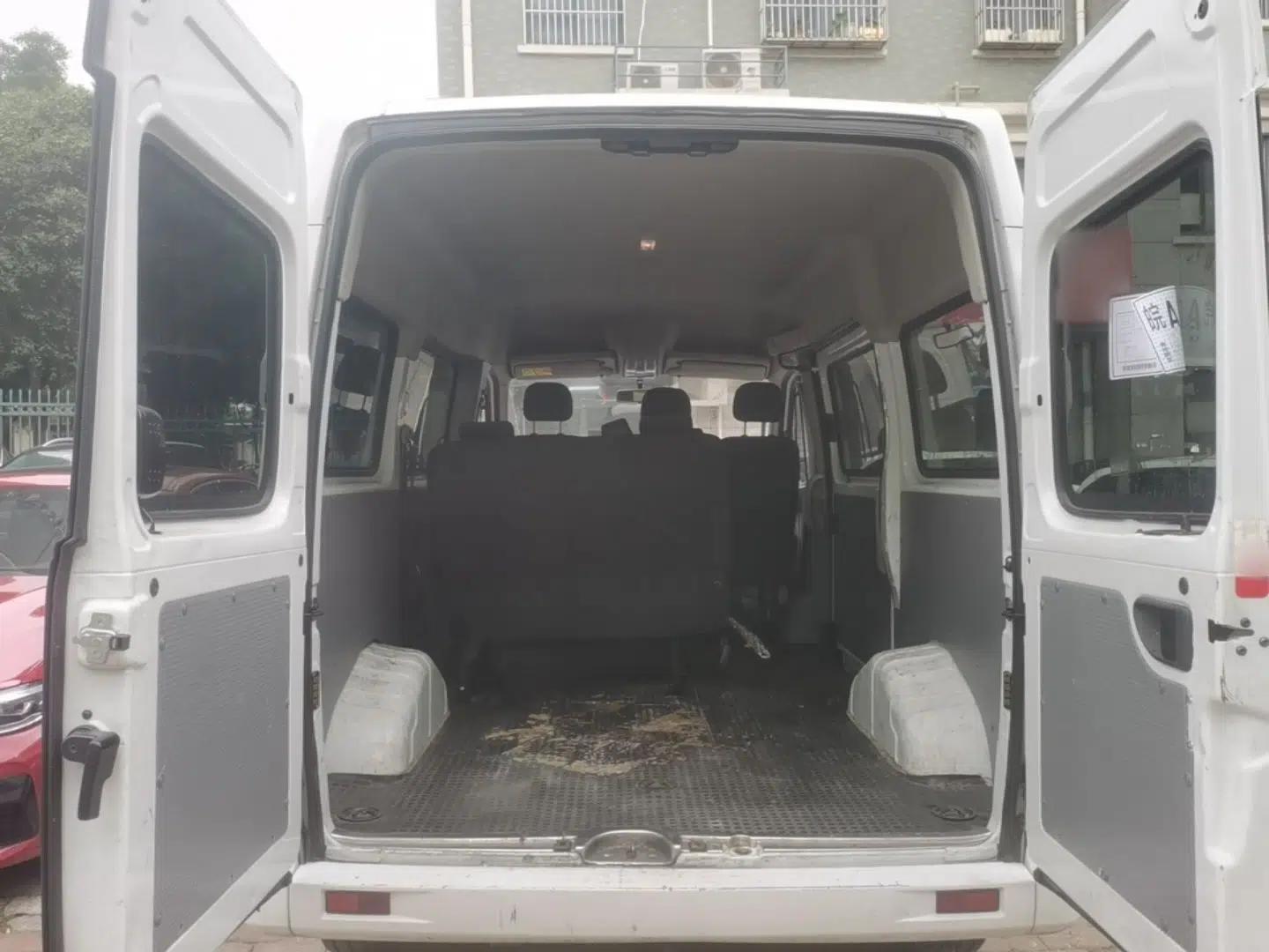SAIC MAXUS Xintu V80 2021 2.0T Manual Classic Aoyuntong Short Wheelbase Mid-Roof 5/6-Seater — миниатюра 29