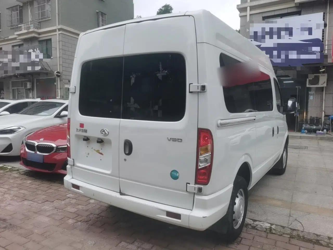 SAIC MAXUS Xintu V80 2021 2.0T Manual Classic Aoyuntong Short Wheelbase Mid-Roof 5/6-Seater — миниатюра 6