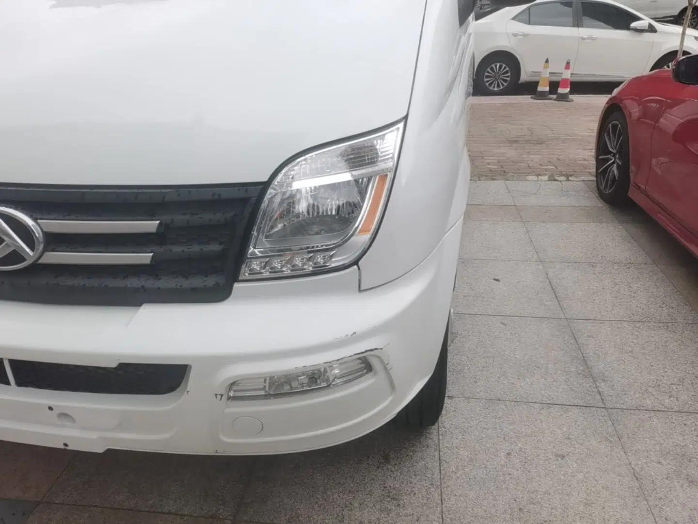 SAIC MAXUS Xintu V80 2021 2.0T Manual Classic Aoyuntong Short Wheelbase Mid-Roof 5/6-Seater — миниатюра 8
