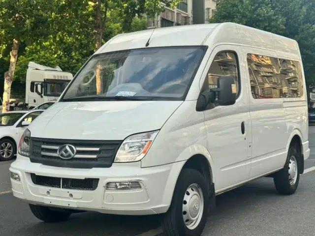 SAIC MAXUS Xintu V80 2021 2.0T Manual Classic Aoyuntong Short Wheelbase Mid-Roof 5/6-Seater
