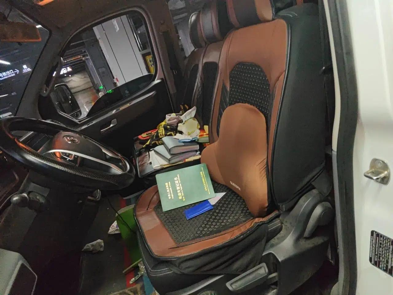 SAIC MAXUS Xintu V80 2024 Aotuntong Value Edition 6MT Short Wheelbase Ultra-Low Roof 127 Ps 5/6 Seats — миниатюра 15