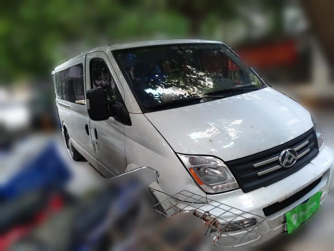 SAIC MAXUS Xintu V80 2023 2.0T Manual Classic Aoyuntong Long Wheelbase Ultra-Low Roof 6/7/8/9-Seater — миниатюра 3
