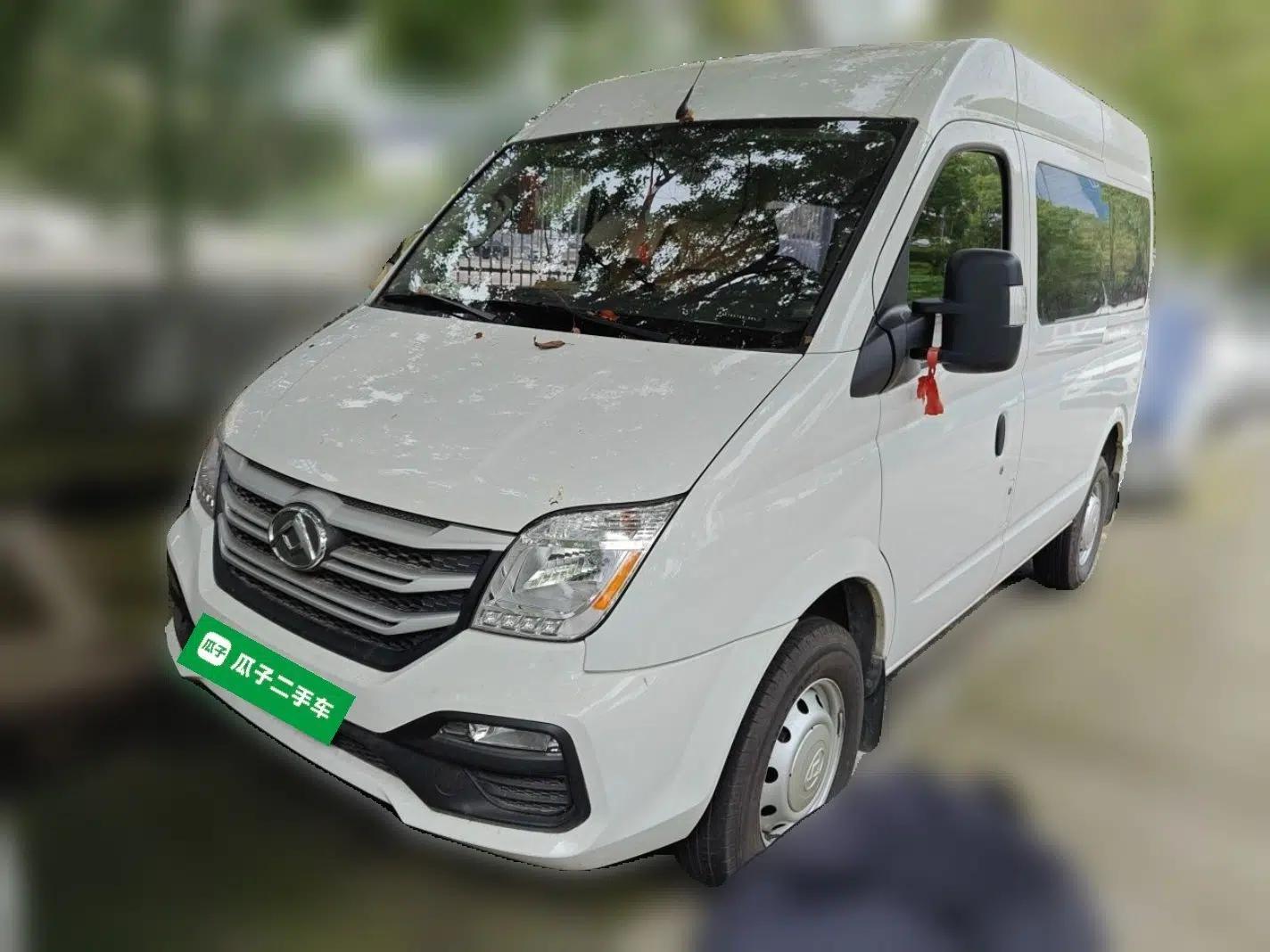 SAIC MAXUS Xintu V80 2023 2.0T Manual Classic Aoyuntong Short Wheelbase Mid-Roof 5/6-Seater — миниатюра 1