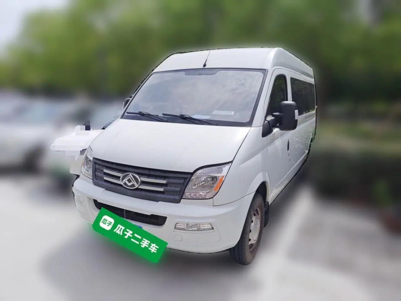 SAIC MAXUS Xintu V80 2021 2.0T Manual Classic Aoyuntong 127 PS Mid-axle Mid-roof 6/7/8/9-Seater — миниатюра 1