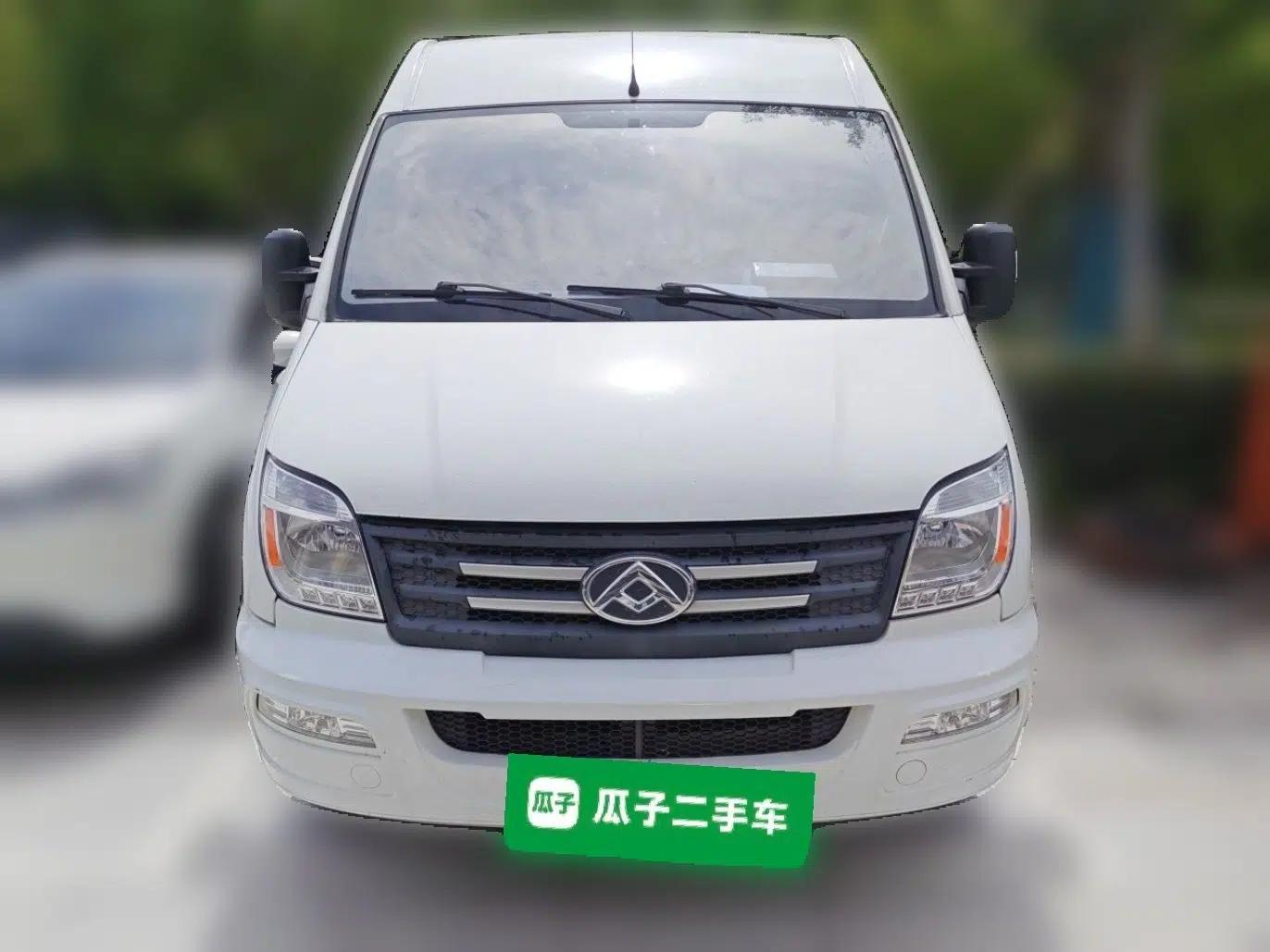 SAIC MAXUS Xintu V80 2021 2.0T Manual Classic Aoyuntong 127 PS Mid-axle Mid-roof 6/7/8/9-Seater — миниатюра 2