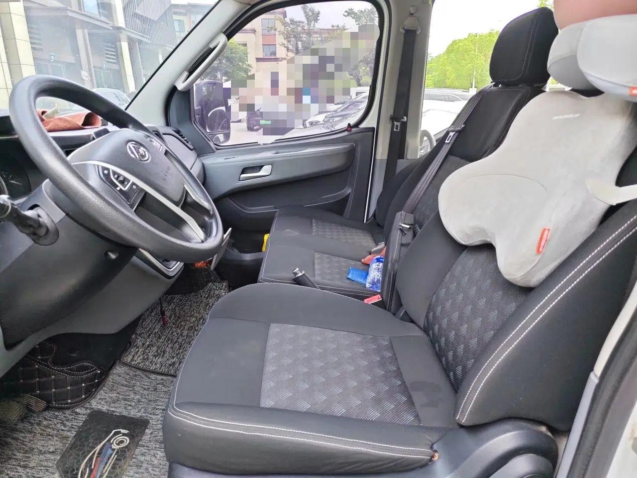 SAIC MAXUS Xintu V80 2021 2.0T Manual Classic Aoyuntong 127 PS Mid-axle Mid-roof 6/7/8/9-Seater — миниатюра 15
